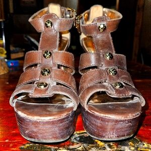 Wedge buckle sandals